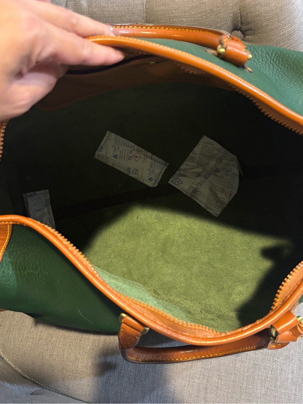 Rare Vintage Dooney & Bourke Fir Green and Tan Leather Weekender - Picture 8 of 13